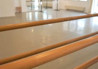 Ansicht Ballettstange mit Blick auf Tanzsaal